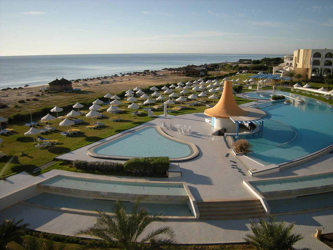 Hilton Makes Grand Entrance into Tunisia with Stunning Skanes Beach Resort
